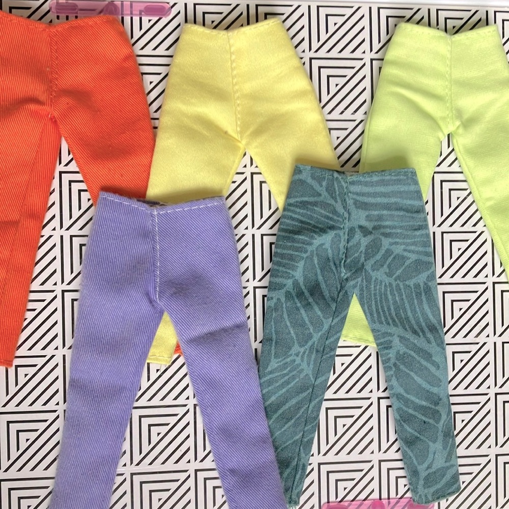 DOLL CLOTHES: FIVE PIECE PANTS SET